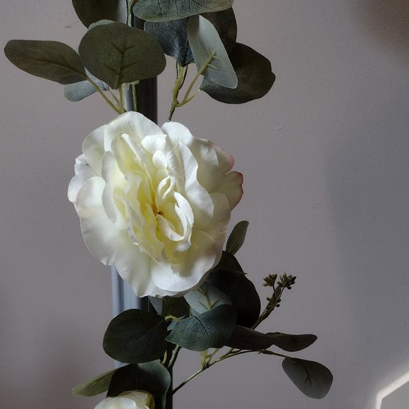 Rose and Eucalyptus Garland - Picture 1 of 2